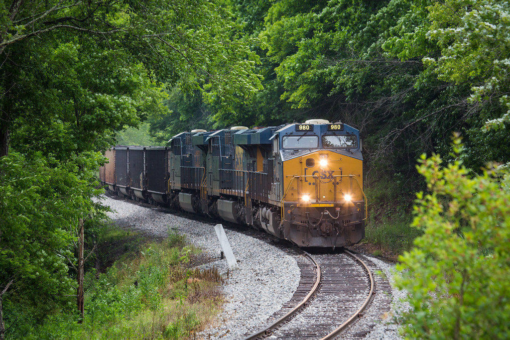 Rupert, WV CSX R202 with empties for Clearco slowly rolls … Flickr