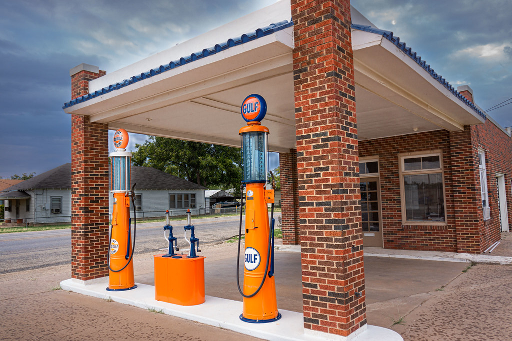 Vintage Gulf Station, Albany_7930 Restored gas station in … Flickr