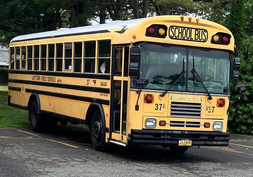 RETIRED Levittown Public Schools 37 2004 Bluebird TC2000… Flickr