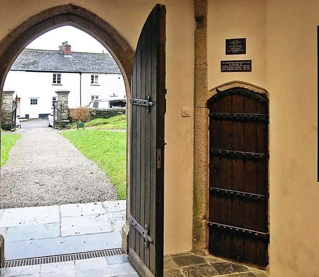 Buckland Monachorum, Devon Out through the tower door Ch… Flickr