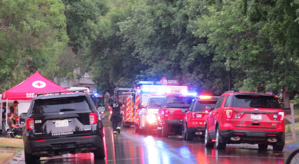 Apparatus on scene of a house fire in Eden Prairie, MN Flickr