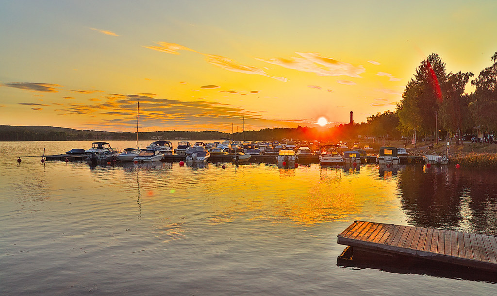 Sunset at Lake Runn in Falun, Sweden Sunset at the marina … Flickr
