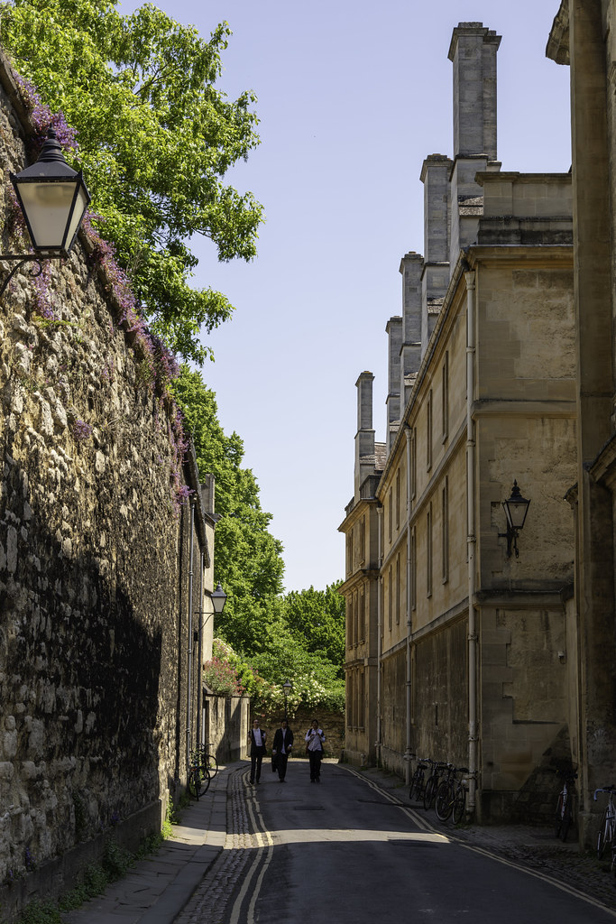 Queen's Lane and notes on gowns, Oxford. Exam time! If you… Flickr