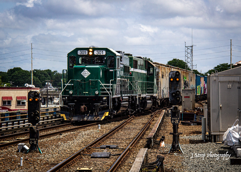 Hicksville Pedestals RS41, a semidaily NYA road job, craw… Flickr