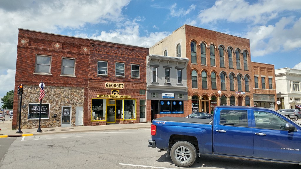 100110 East Washington St, Sigourney, IA **Public Square … Flickr