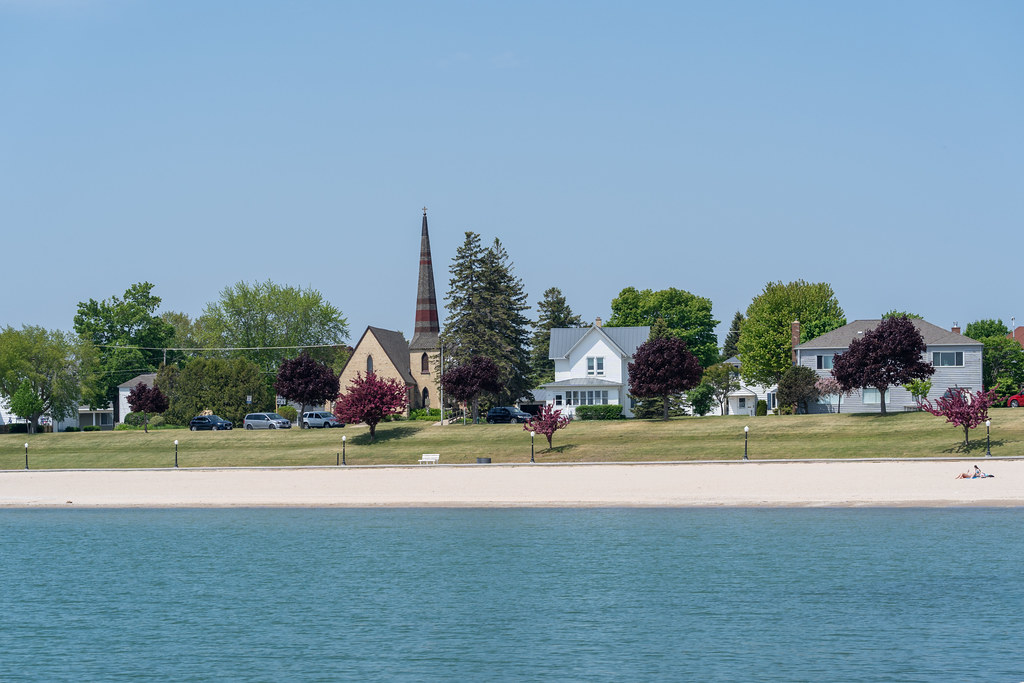 Algoma, Wisconsin June 3, 2023 Beach and shoreline on L… Flickr