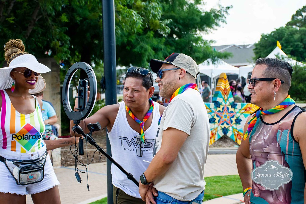 ArlingtonPride2023HELPCenterLGBT_050 ArlingtonPride Flickr