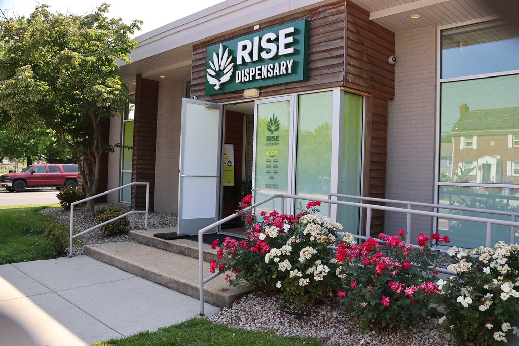 B08A5962 RISE Medical Marijuana Dispensary Silver Spring a… Flickr
