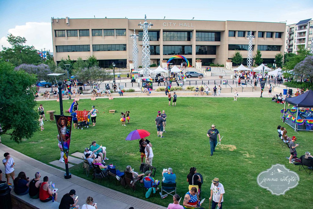 ArlingtonPride2023HELPCenterLGBT_083 ArlingtonPride Flickr