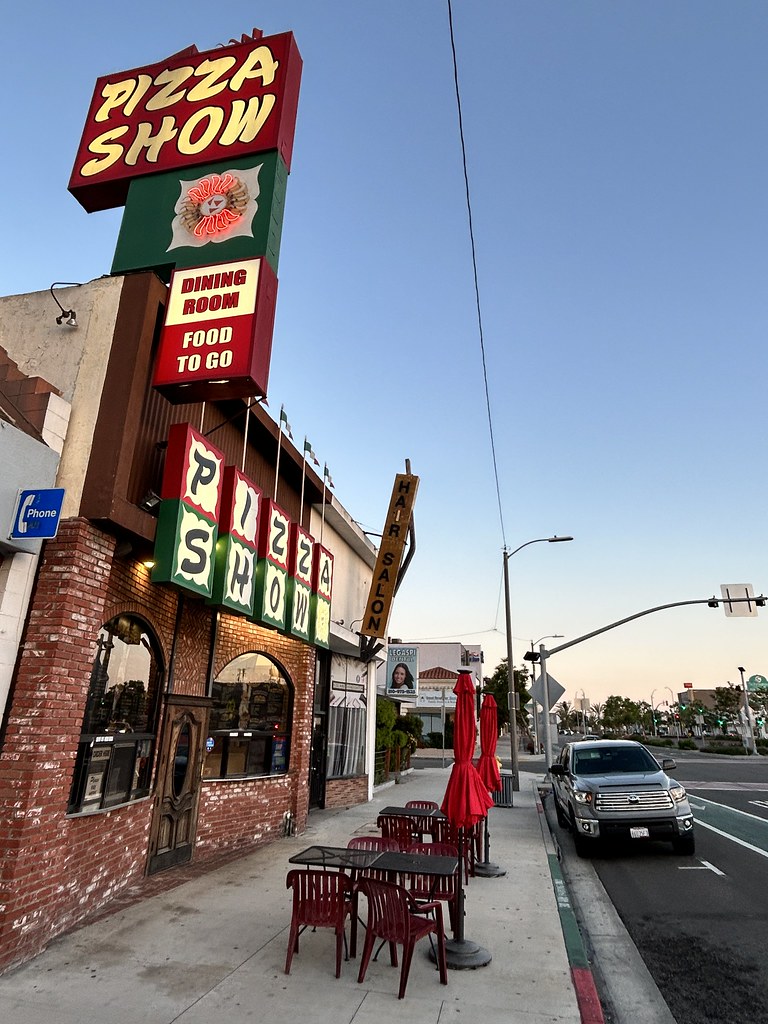 Pizza Show 13344 Hawthorne Blvd, Hawthorne, CA jericl cat Flickr
