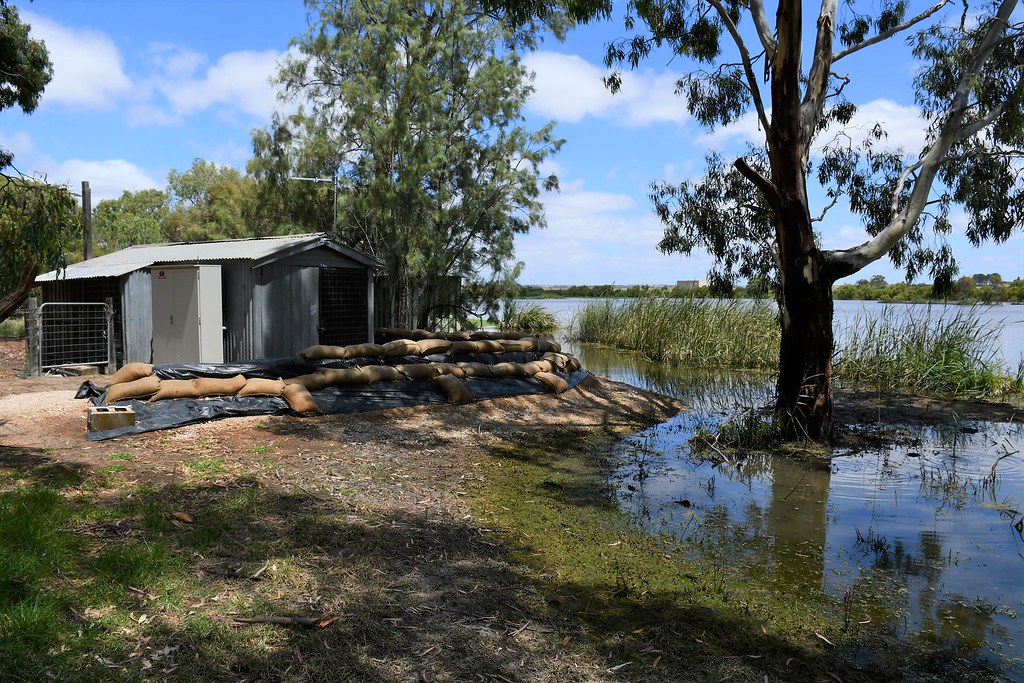 Murray Bridge Riverglades Wetlands Pumping shed, well sand… Flickr
