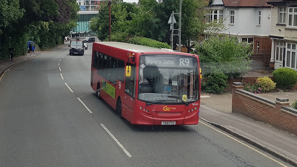 Orpington, Crofton Road GoAhead's SEN22 on the R9 to Orpi… Flickr