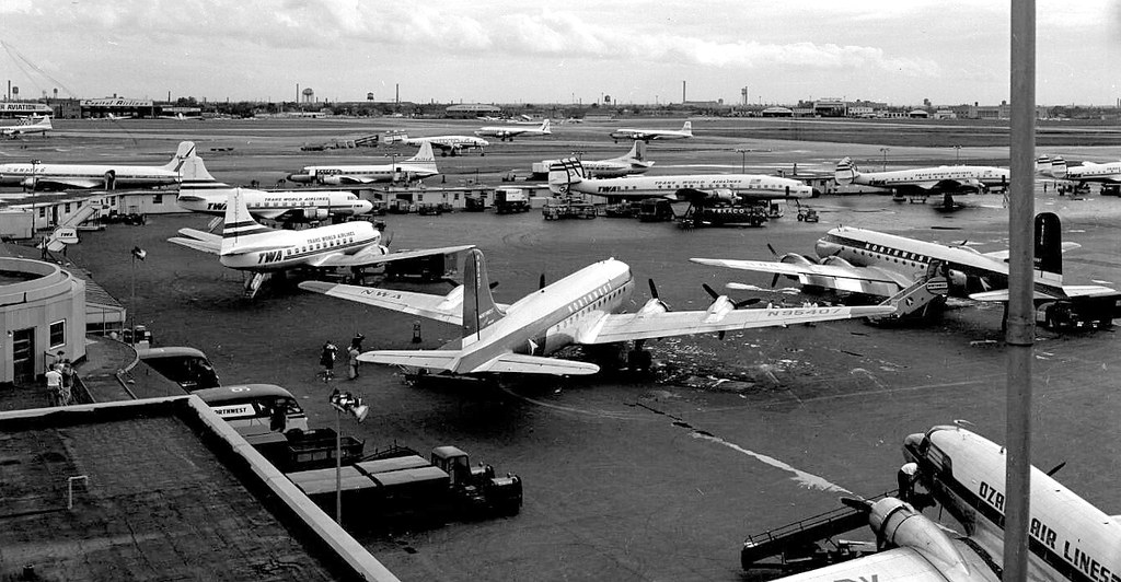 Chicago Midway Airport View from the Terminal (c.1958) V… Flickr