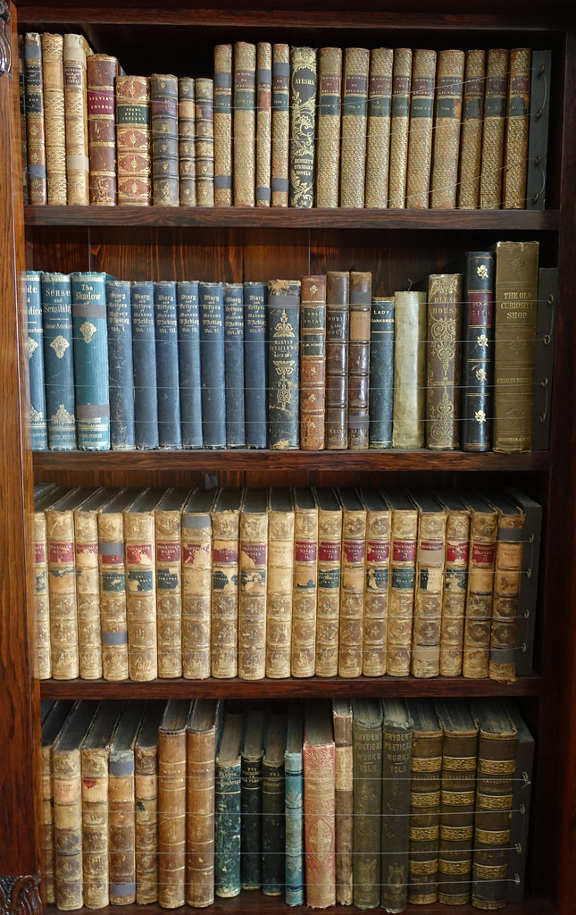 Bookshelves Charles Darwin's home, Down House Luke McKernan Flickr