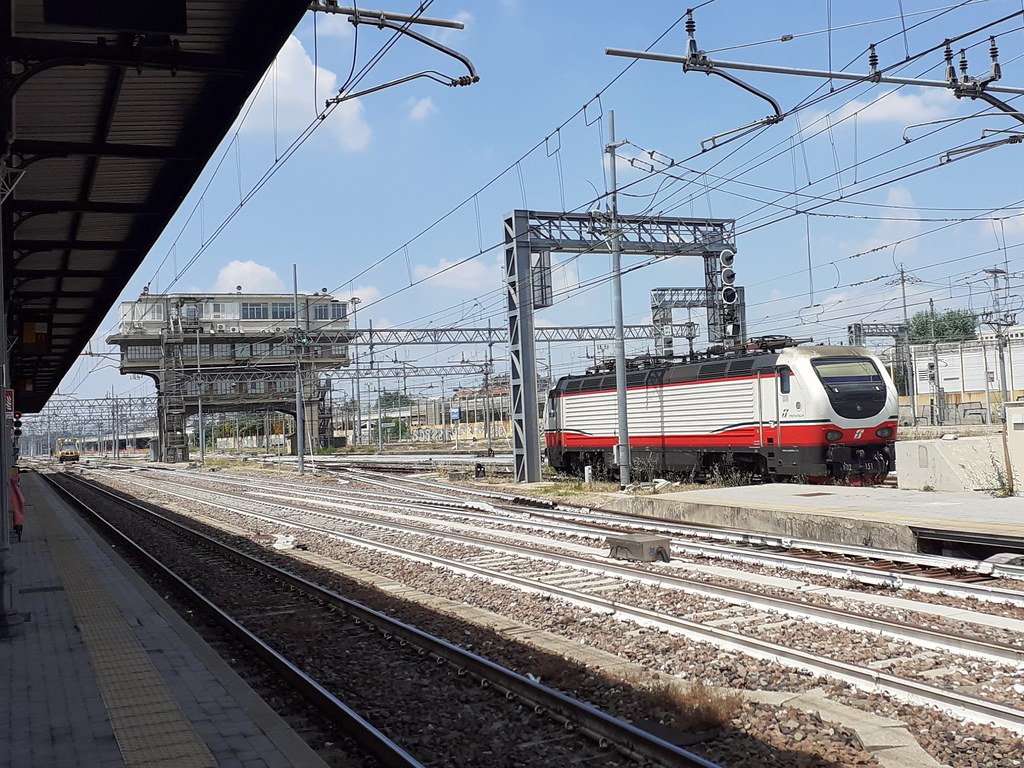 Bologna Centrale 2023 E402.151 di Trenitalia Flickr