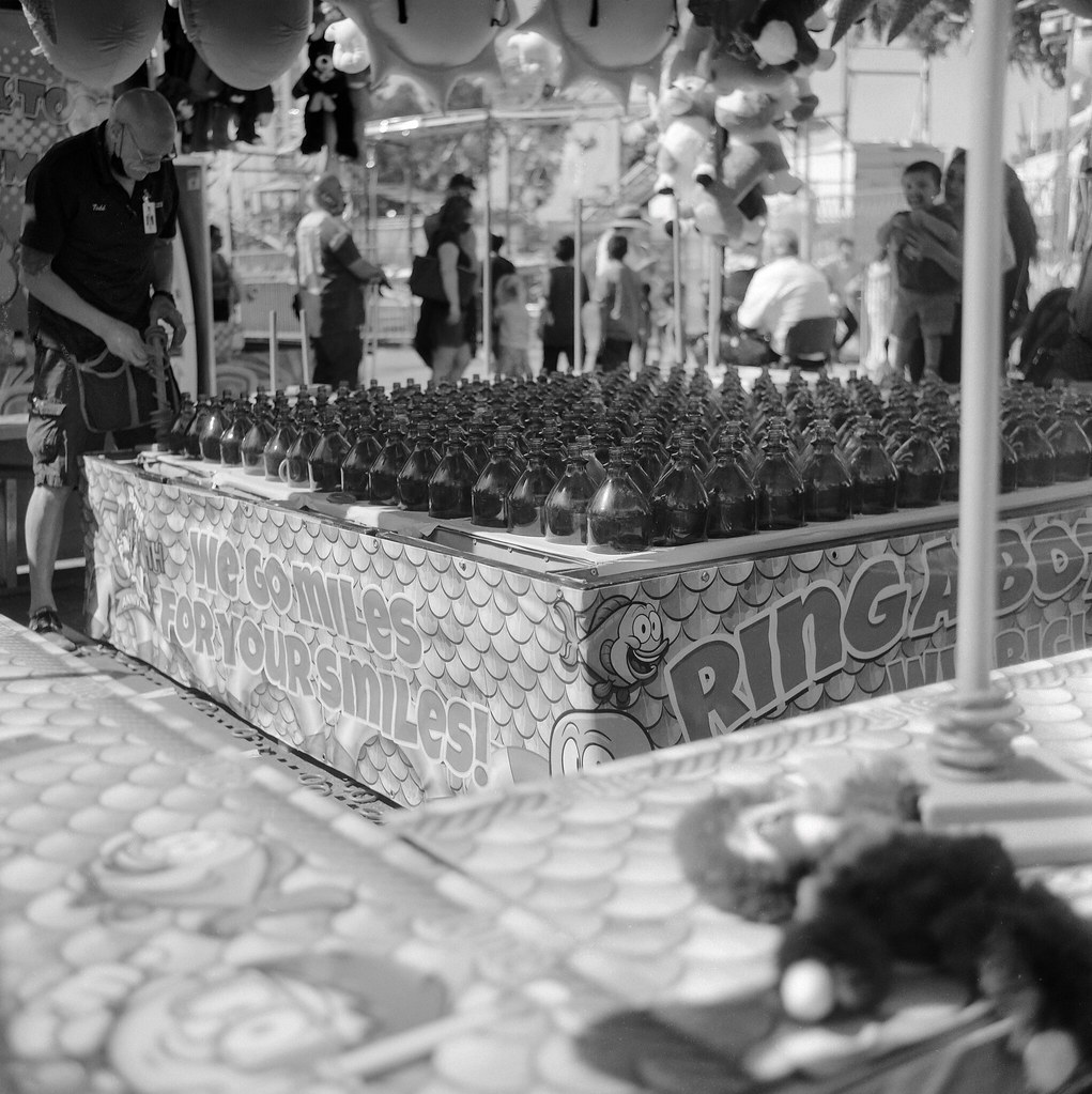 County Fair 2021 Mamiya C3 Mamiya Sekor 65mm Rollei RPX 40… Flickr