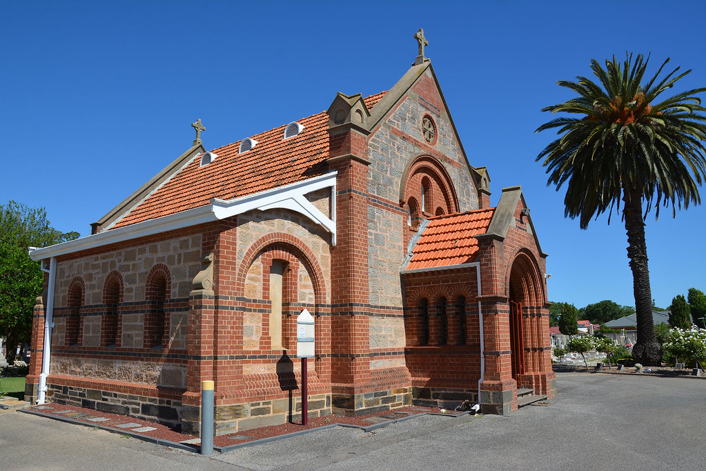 Nailsworth North Road Cemetery Mortuary Chapel of the Resu… Flickr