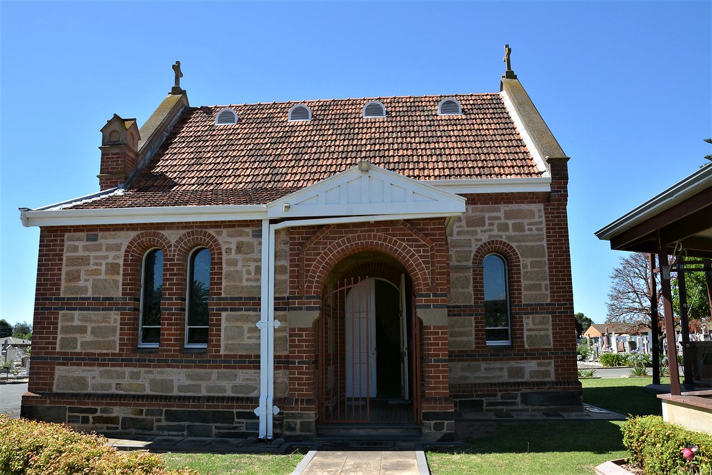 Nailsworth North Road Cemetery Mortuary Chapel of the Resu… Flickr