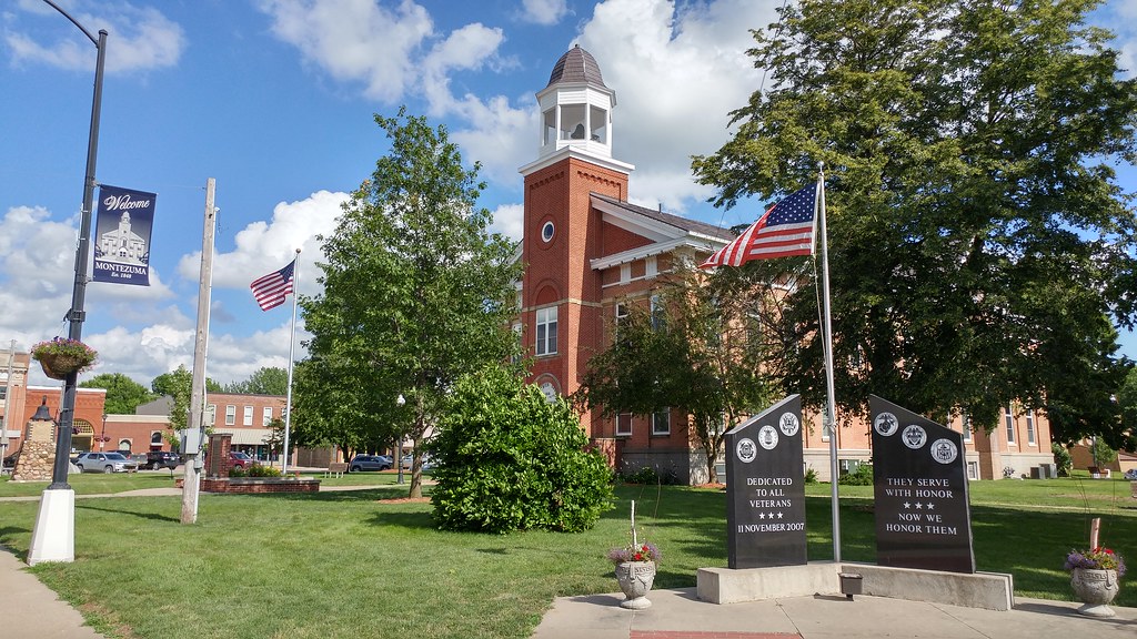 Veterans Monument, Montezuma, IA Montezuma, IA (Poweshiek … Flickr