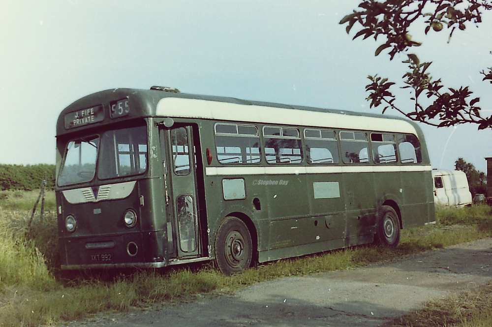 3215 Maidstone & District XKT992 AEC Reliance MU3RV Weyman… Flickr