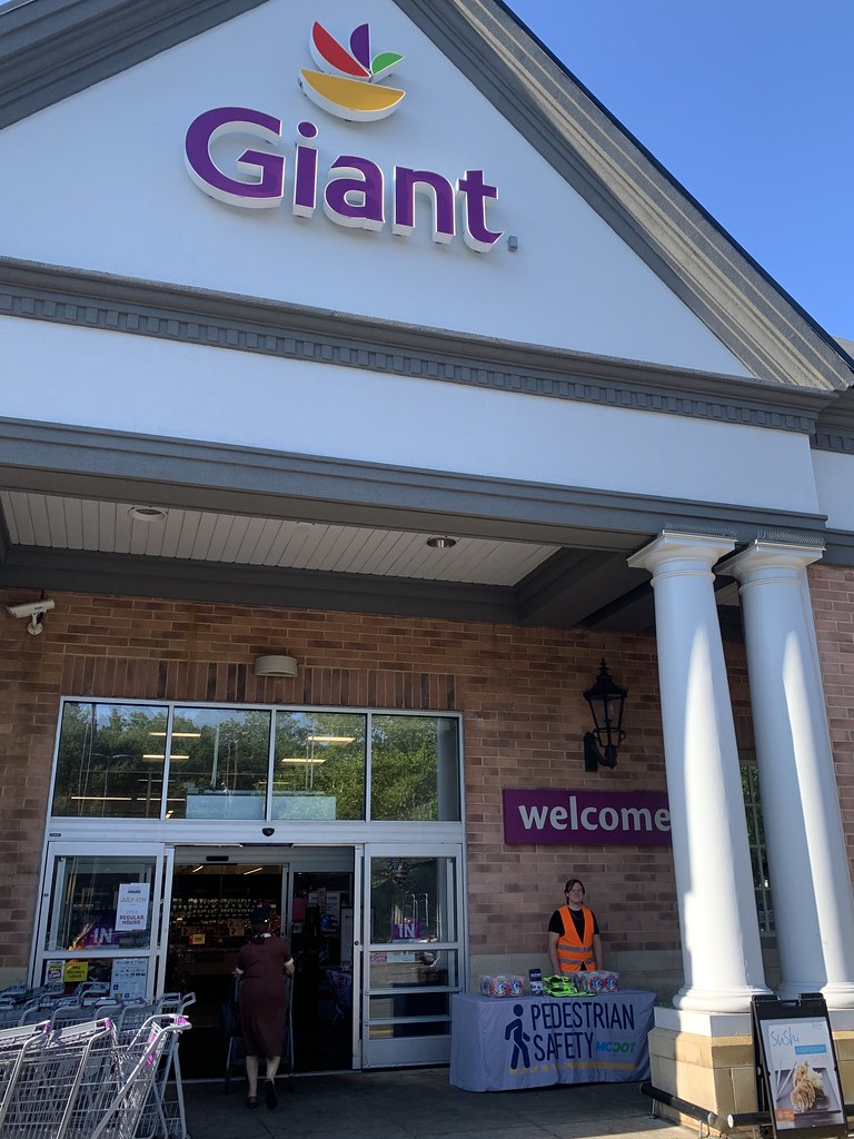 Ped Safety Outreach Giant Foods (Bethesda) Ped safety te… Flickr
