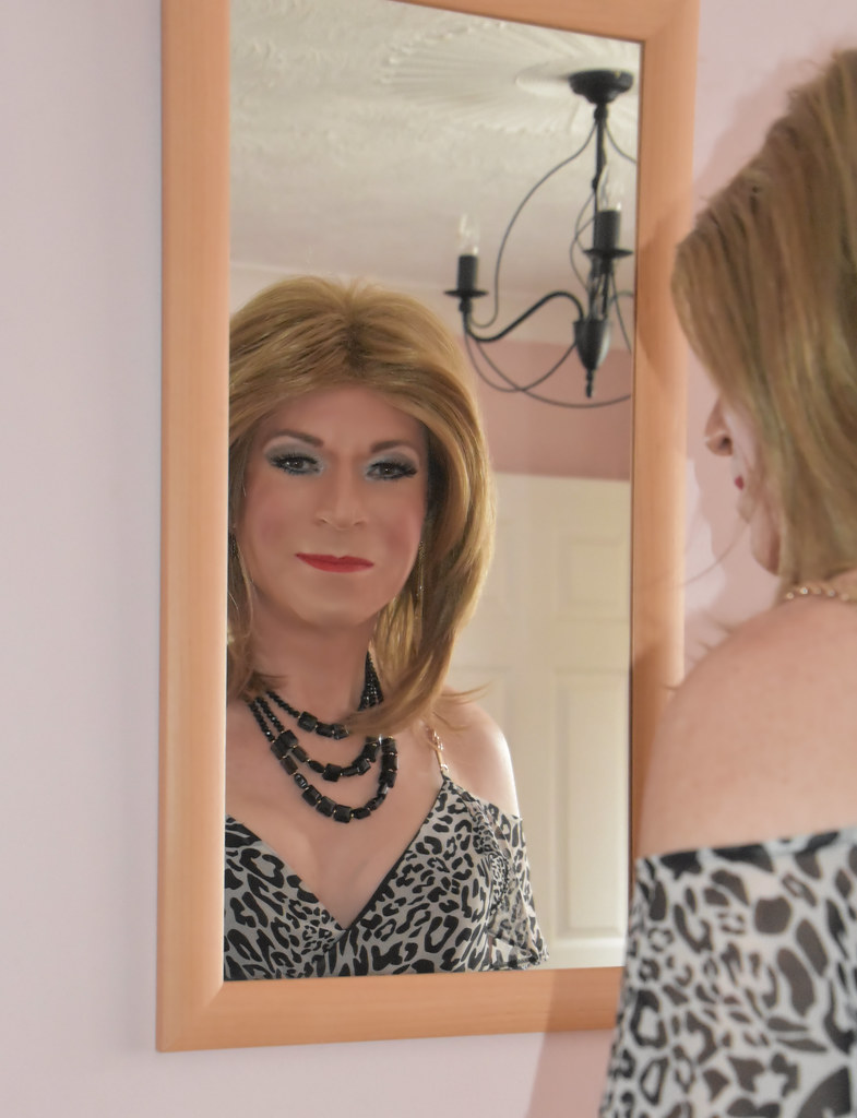 DSC_8298EE Mirror mirror on the wall. Helen Sussex Flickr