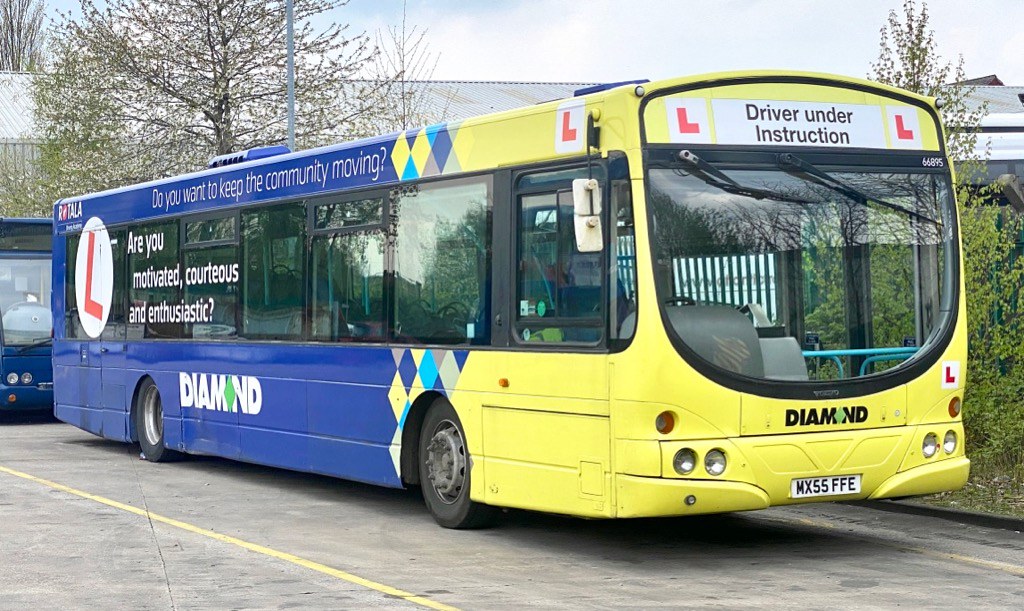 MX55 FFE ‘Diamond Bus (North West) Ltd’., Driver under Ins… Flickr