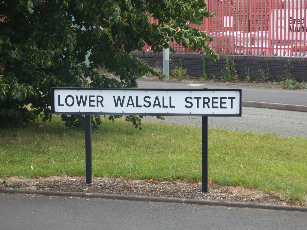 Lower Walsall Street, Wolverhampton road sign Leaving Wo… Flickr