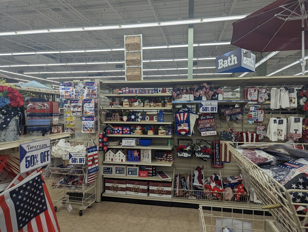 Christmas Tree Shops Christmas Tree Shops on Bridford Park… Flickr