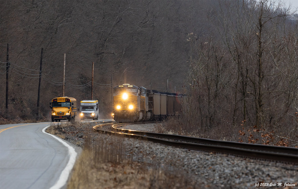 CSXT 882 wb coal (SCWX) Elizabeth Township, PA 1232023. Flickr