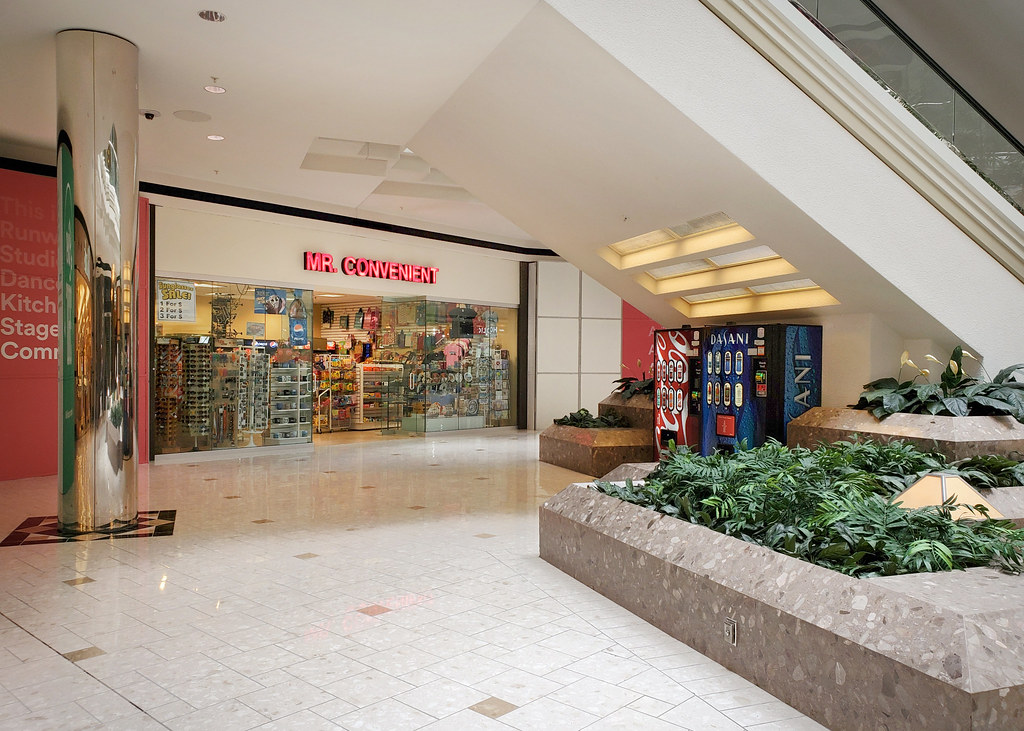 Mr. Convenient at MacArthur Center Norfolk, VA The Caldor Rainbow