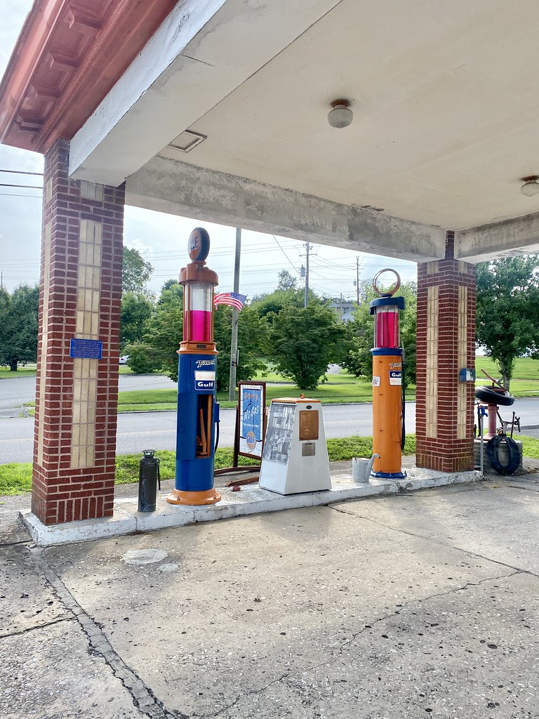 Gas Pumps, Rose Service Station, Main Street, Tazewell, TN… Flickr
