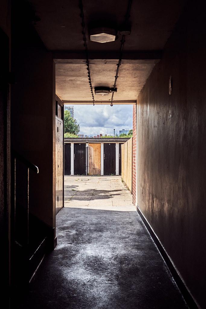 passthrough Jamaica Road, Stepney d0gwalker Flickr