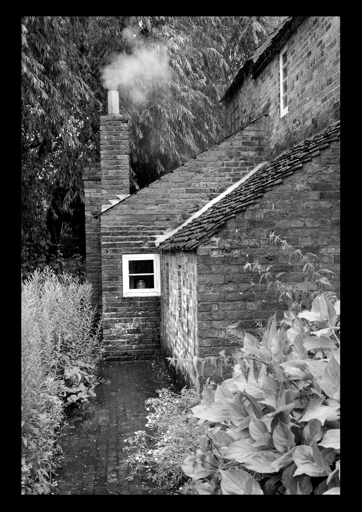 Home Fires Burning I was trying to find somewhere dry and … Flickr