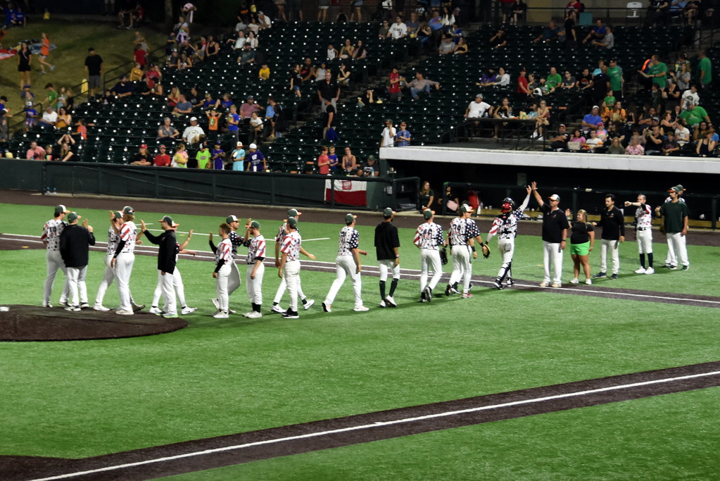 Slammers Win The Joliet Slammers celebrate after winning a… Flickr