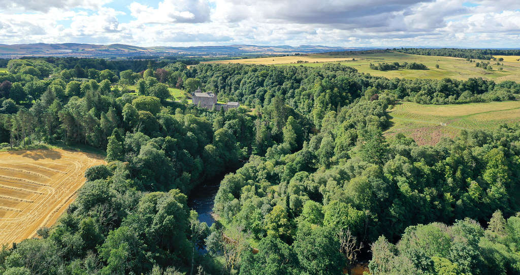 Airlie Castle (1) The famous 'Bonnie Hoose o' Airlie stand… Flickr