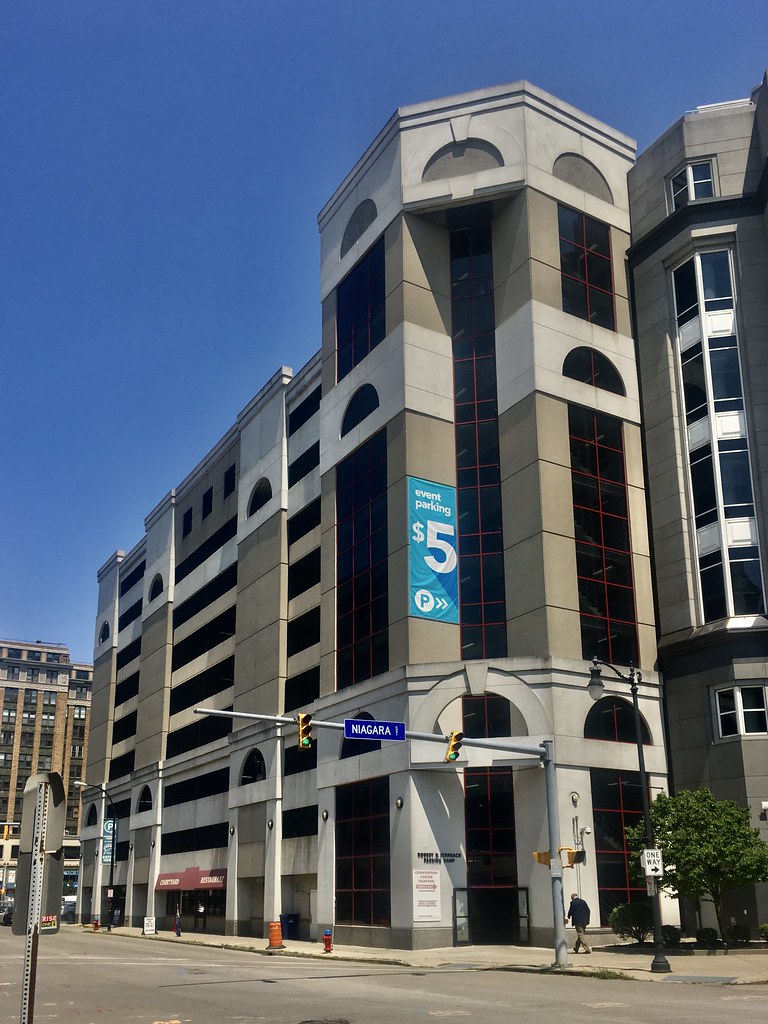 Robert D. Fernbach Parking Ramp, Downtown Buffalo, July 20… Flickr