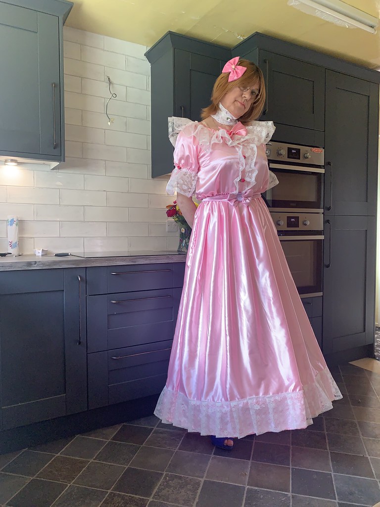 Kitchen Maid ! Long pink satin dress, with 36" hoop pettic… Flickr