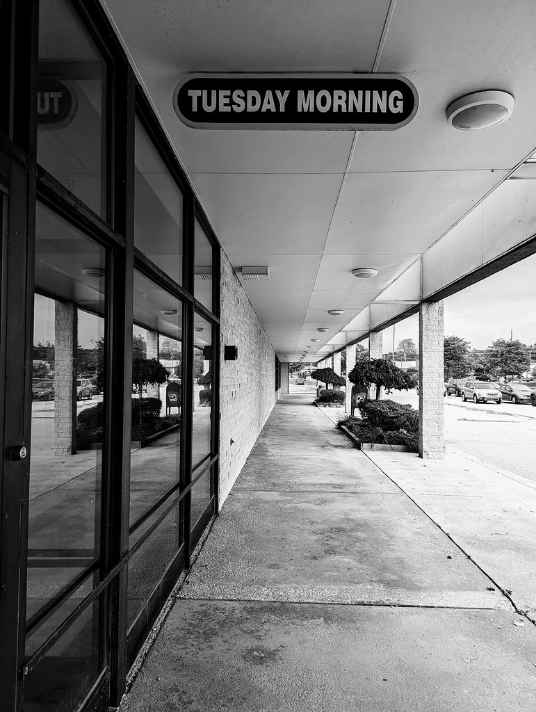 Former Tuesday Morning Stow, OH This is the former Stow lo… Flickr