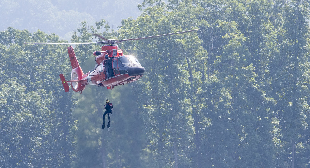 Goodrich Lake US Coast Guard Dolphin Helicopter demonstrat… Flickr