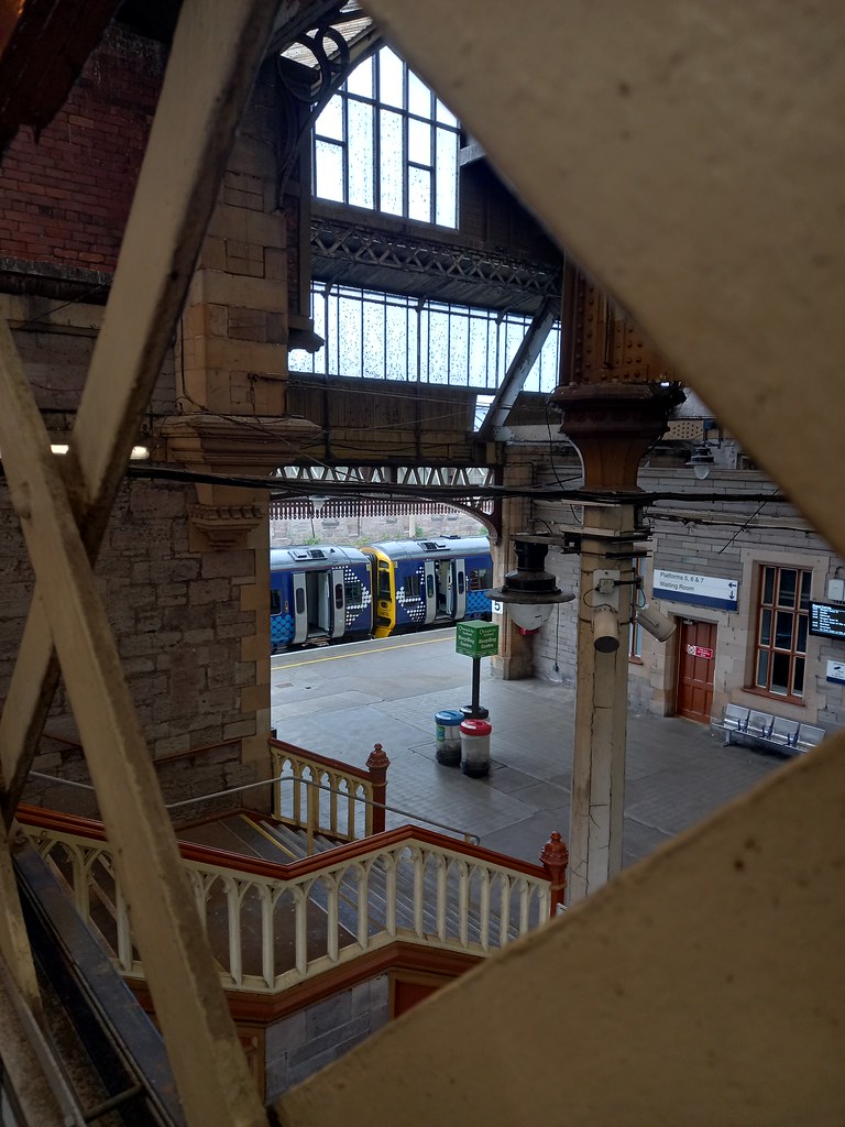 PERTH RAILWAY STATION 17/7/2023 A view from one of Perth S… Flickr