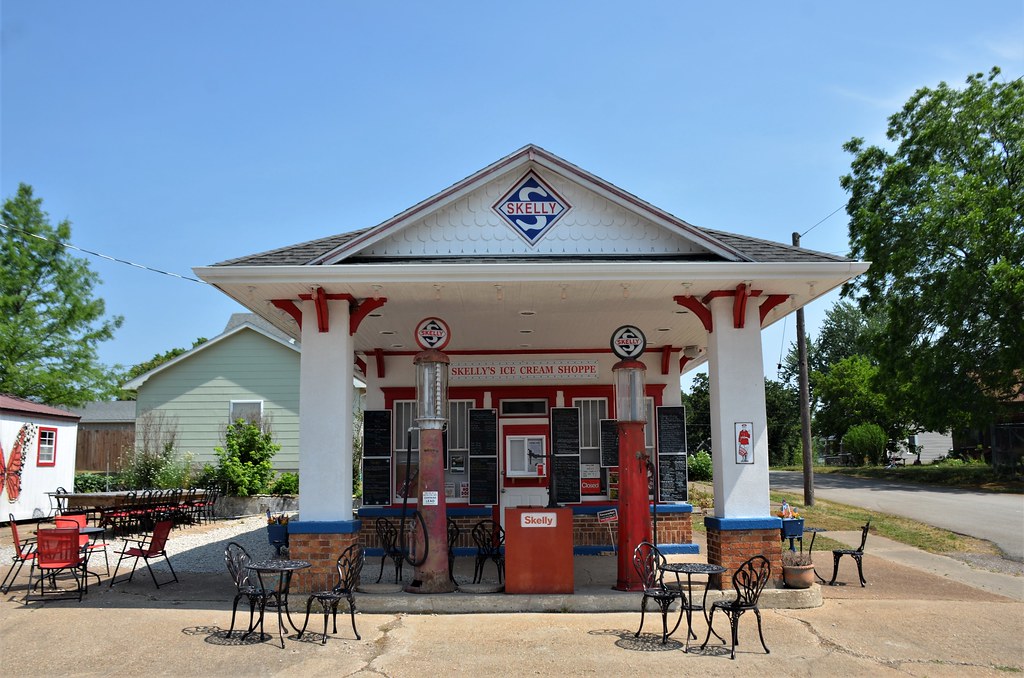 Missouri, Stover, Skelly Gas Station; Skelly's Ice Cream S… Flickr