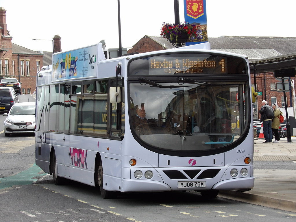 69359 YORK, STATION ROAD 3/7/2023 First York Volvo B7RLE/W… Flickr