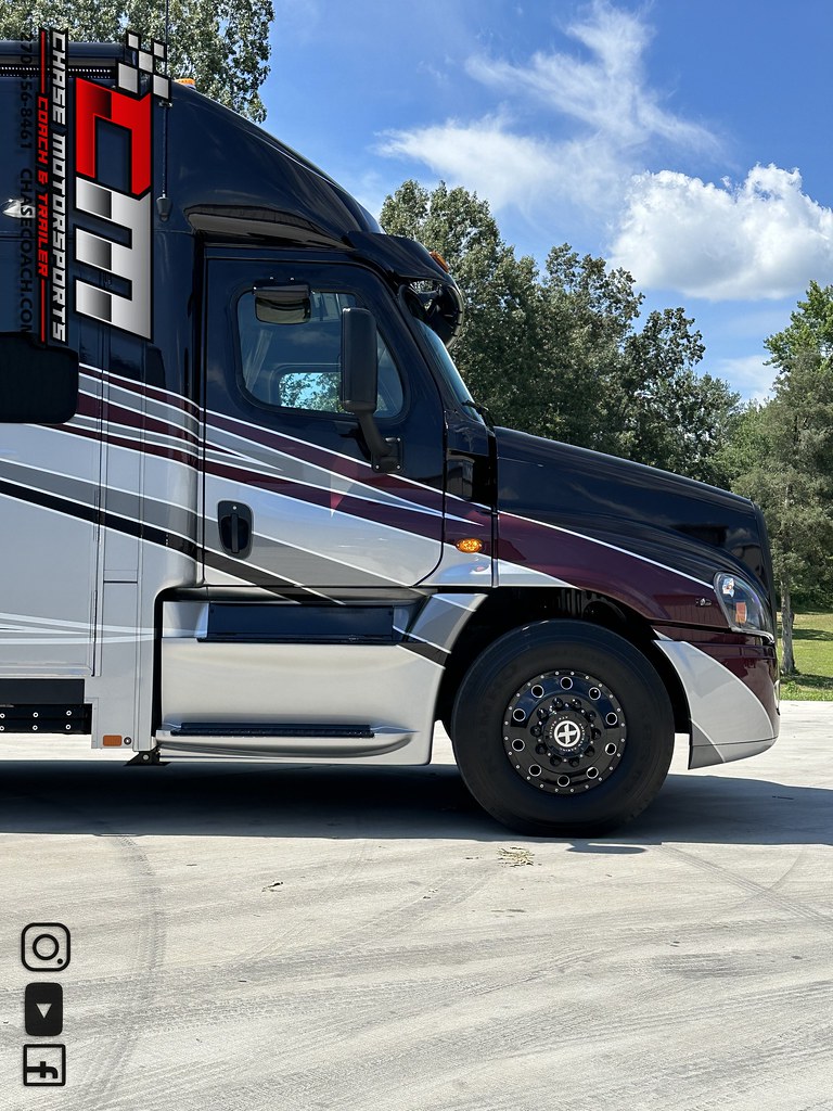 2016renegadexl45tripleslidebunkhousemotorhome550hp… Flickr