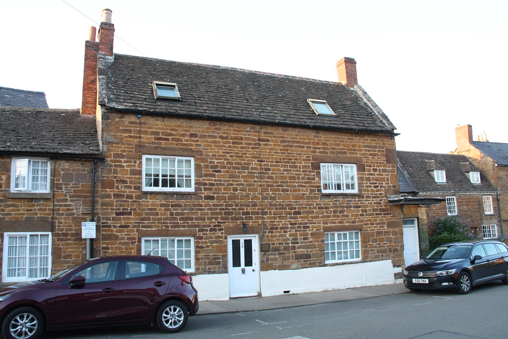 IMG_6257 High Street West, Uppingham. Former shop front? i… Flickr