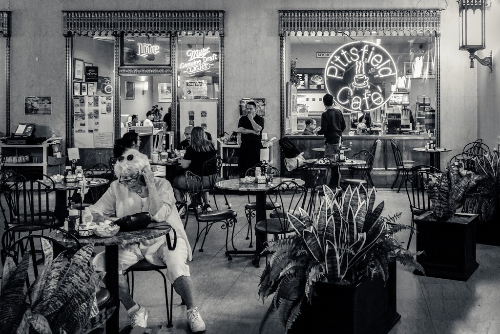 Pittsfield Cafe in Chicago Loop The Pittsfield Building, i… Flickr