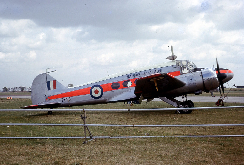TX186 Anson C19 RAF Headquarters Group Waddington Sept 196… Flickr