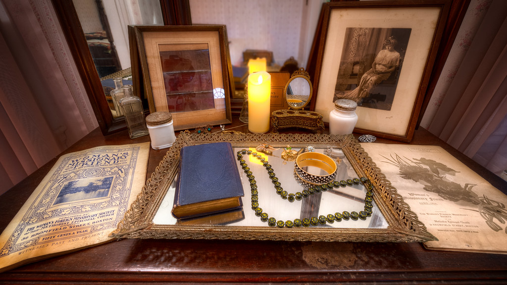 Inside The Emery Estate Weymouth, MA The Emery Estate is a… Flickr