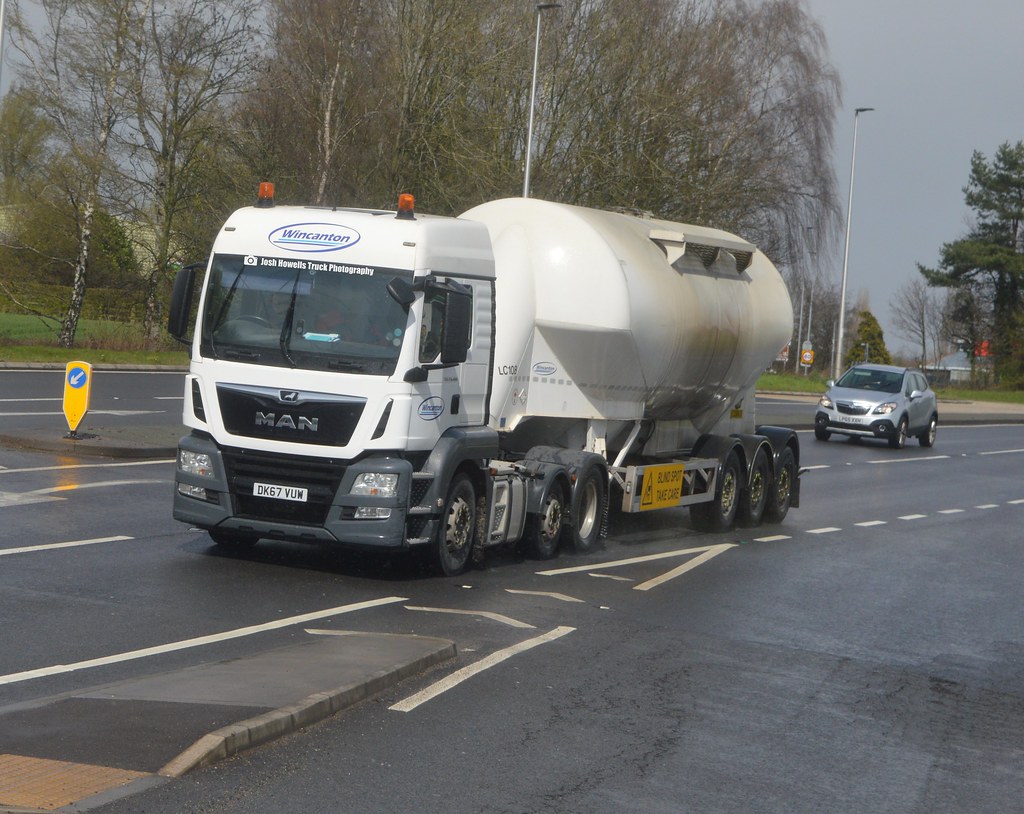 Wincanton DK67 VUW Driving Along the A5 Passing Gledrid Se… Flickr