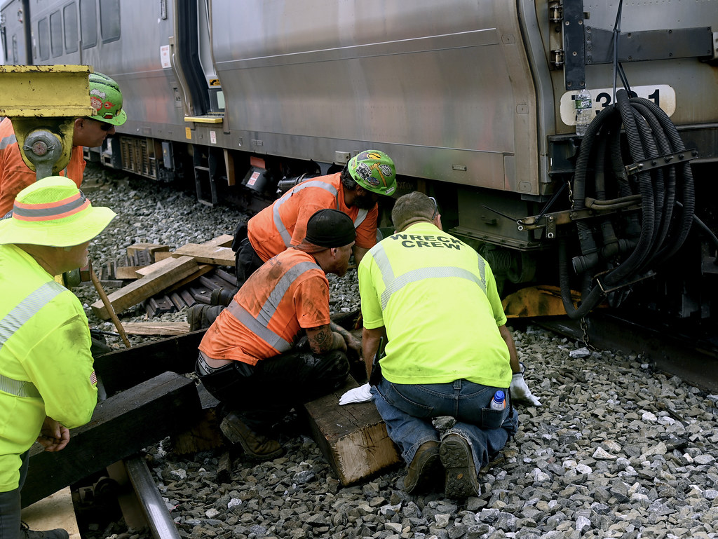 Derailment Cleanup Long Island Rail Road and MetroNorth R… Flickr